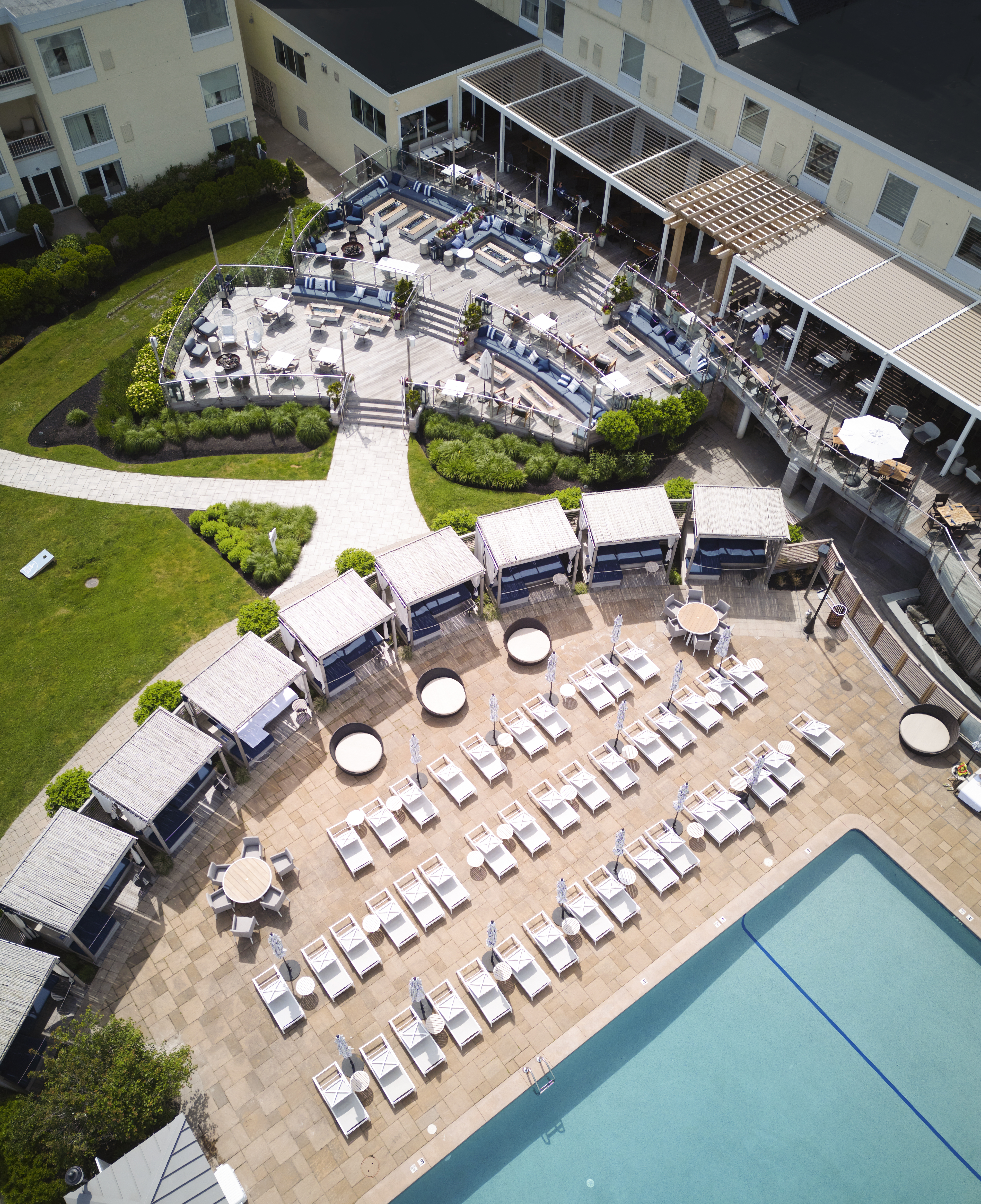 Newport Harbor Island Resort