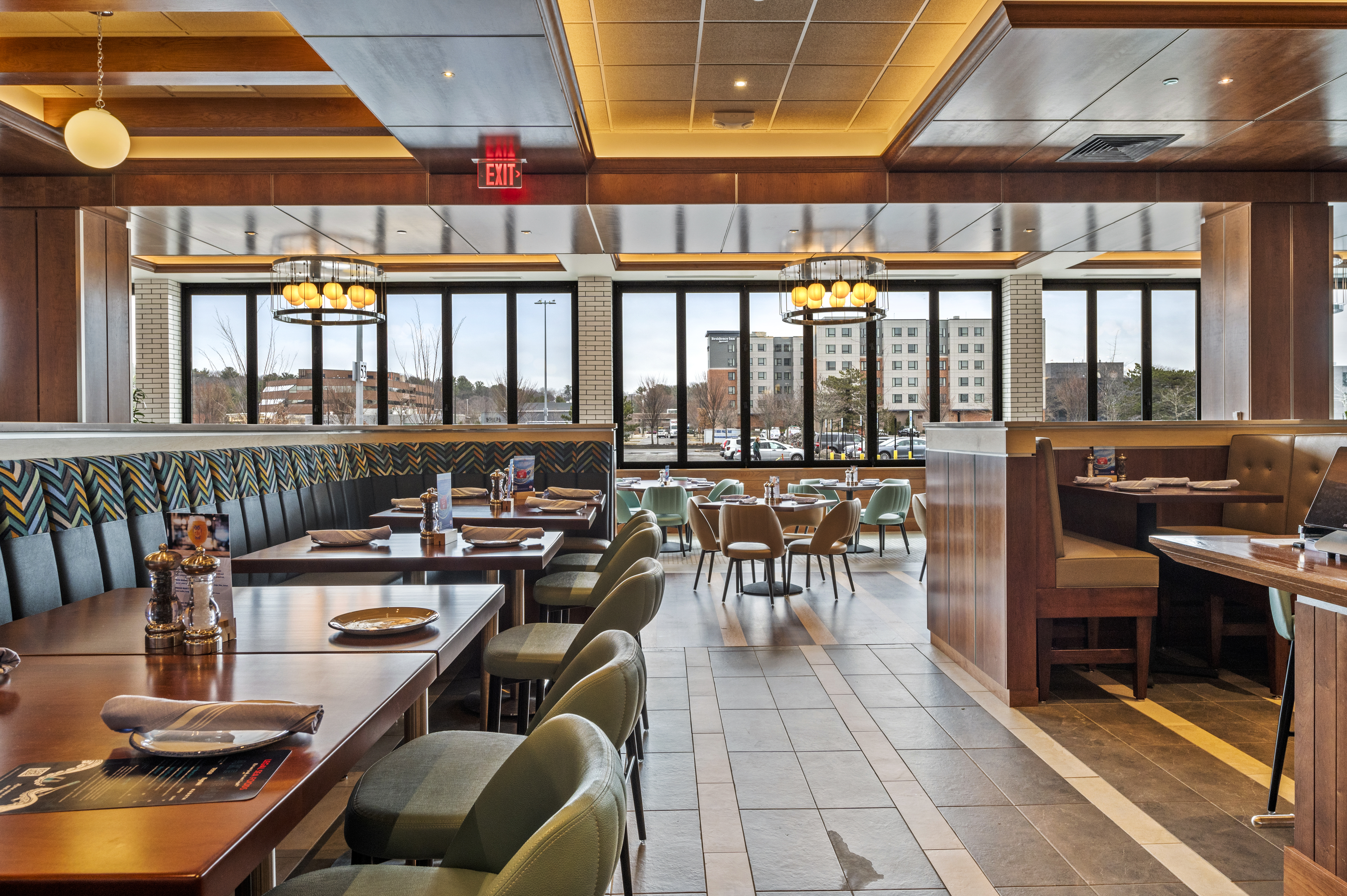 Legal Sea Foods — Burlington