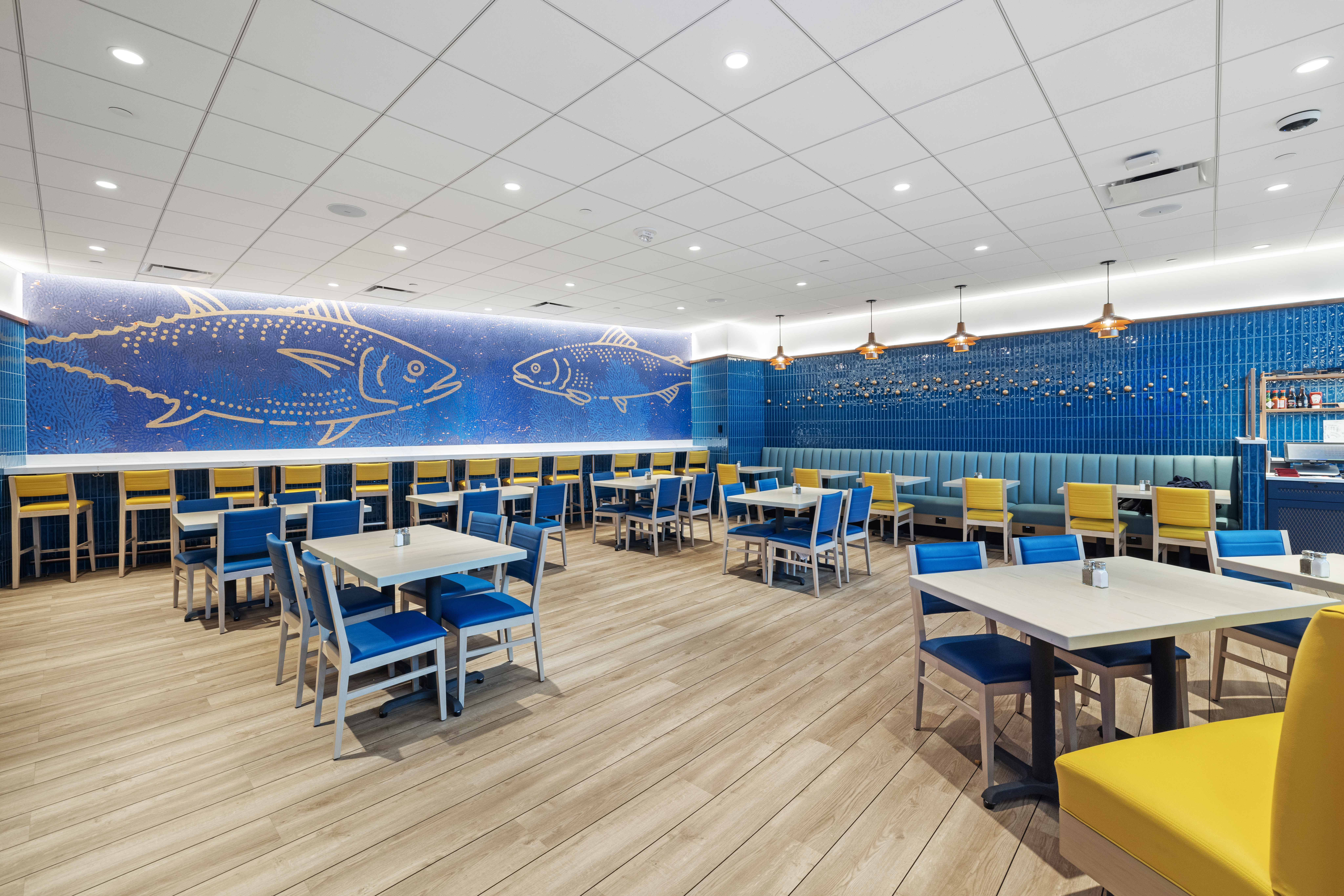 Legal Sea Foods — Terminal E, Boston Logan International Airport