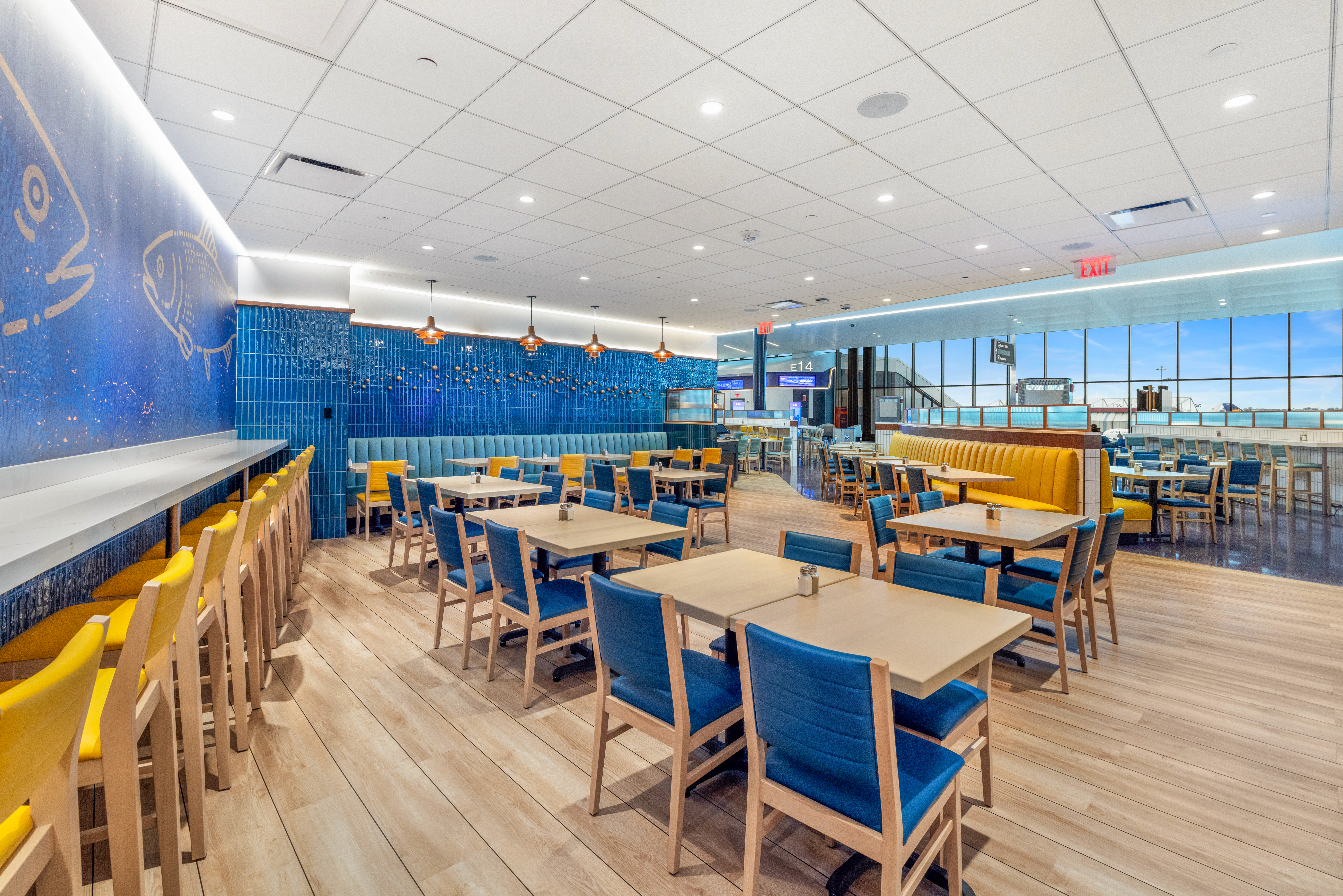 Legal Sea Foods — Terminal E, Boston Logan International Airport