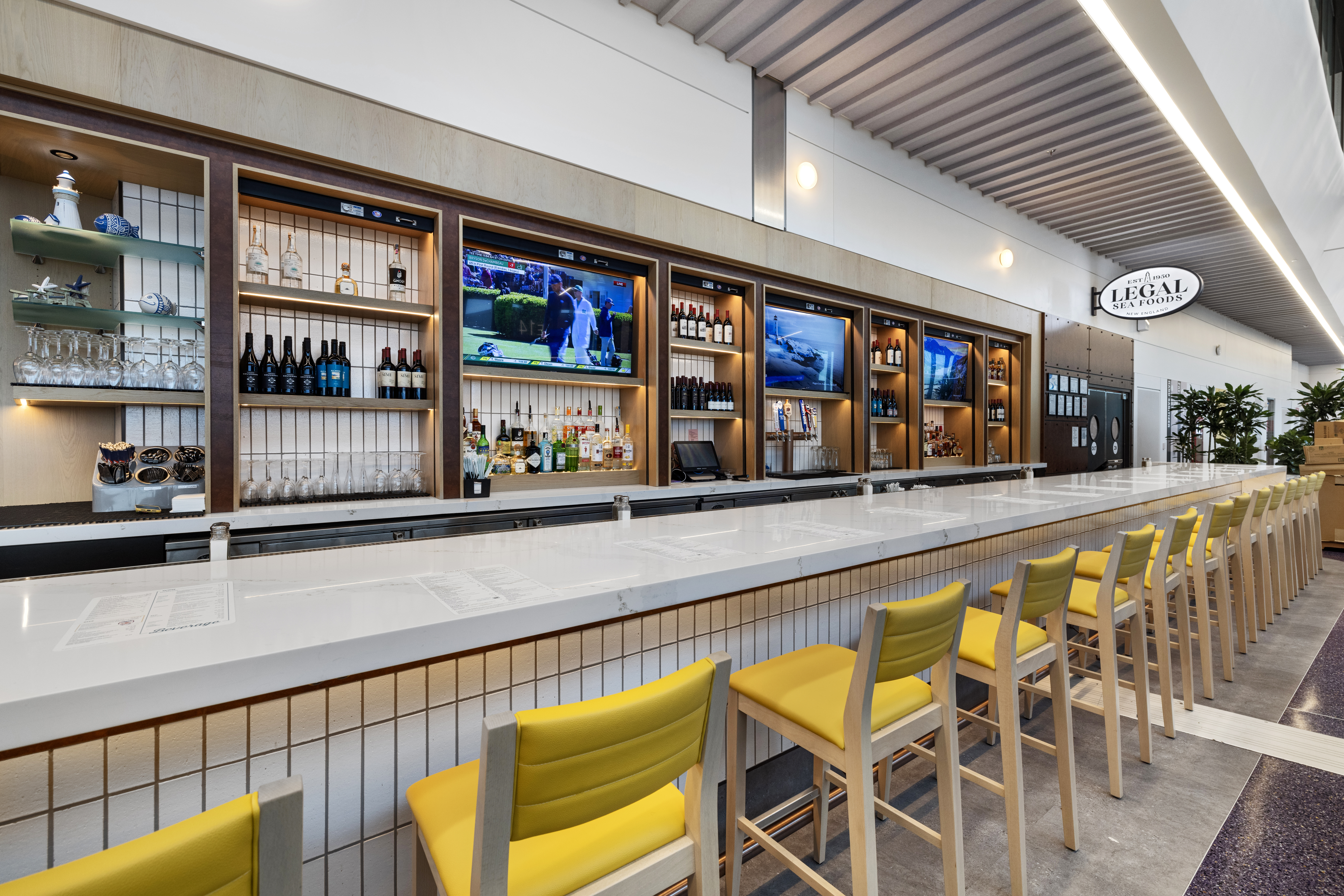 Legal Sea Foods — Terminal E, Boston Logan International Airport